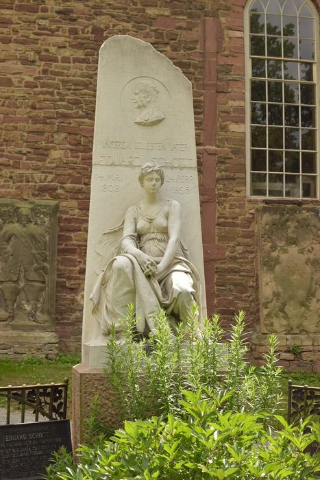 Historical monument in shape of woman