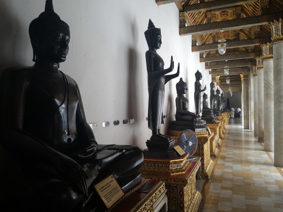 buddha statues in Thai temple