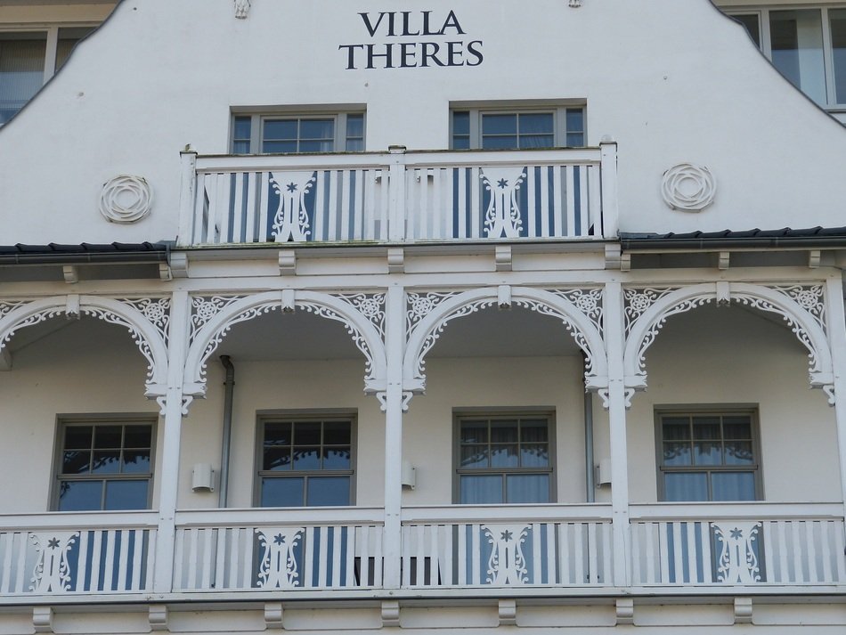 hotel facade in R&uuml;gen