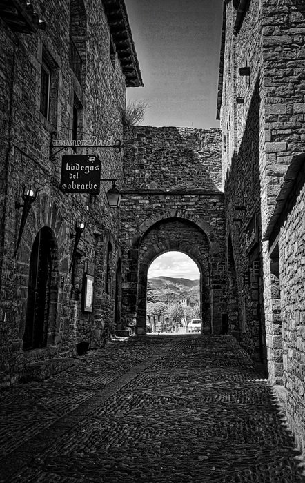 Cobblestone Arch Laneway