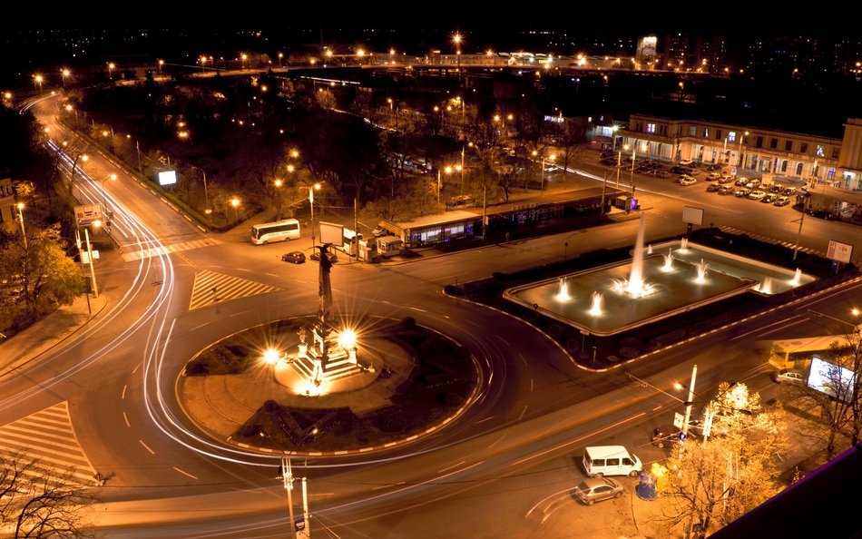 night lights in the city square