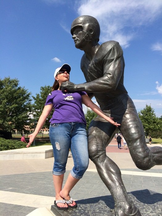 Statue strangling a woman joke
