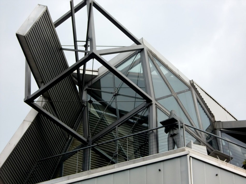 Modern Steel Architecture