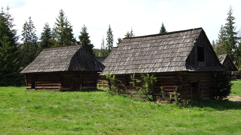 historical shepherd's shelters in jurgow