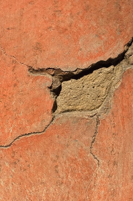 problem crack in the building
