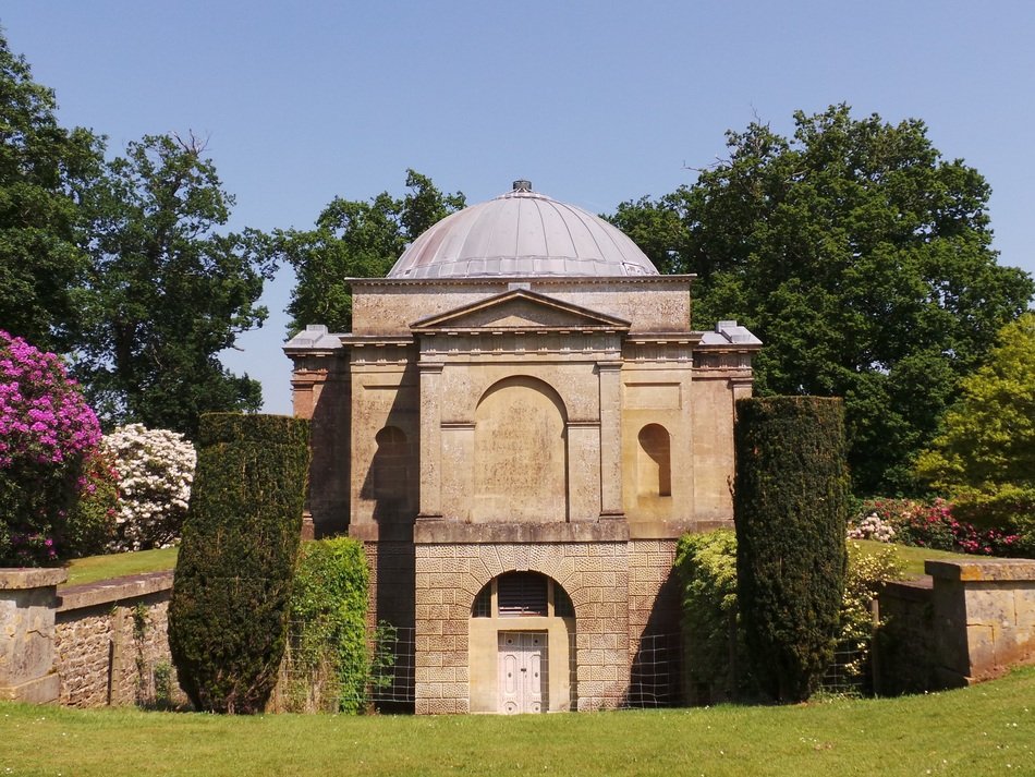 photo of the mausoleum in the park