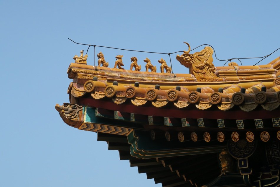 rooftop carving in beijing
