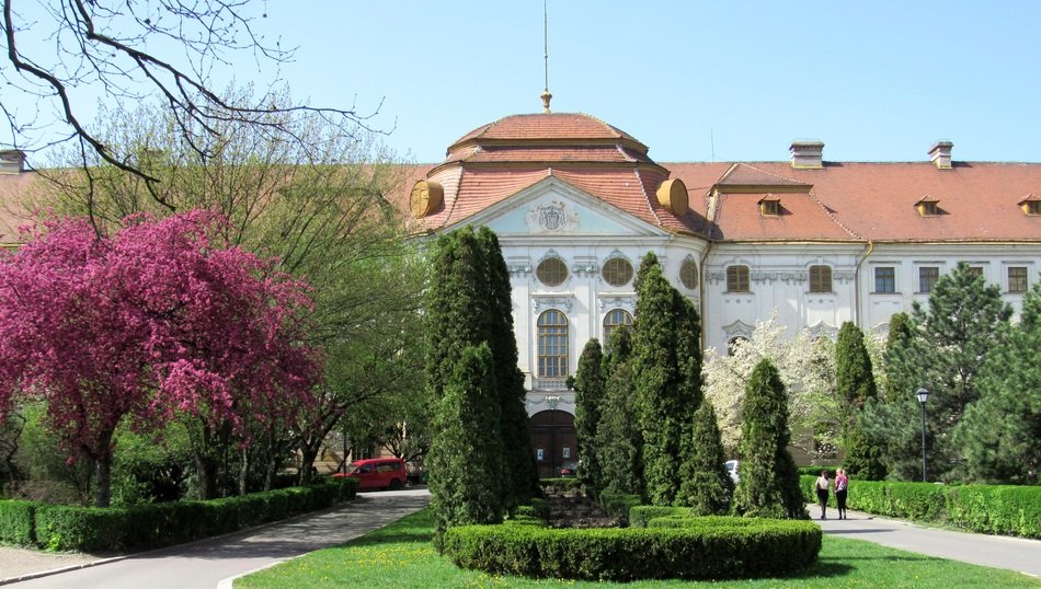 bishopric palace of Oradea