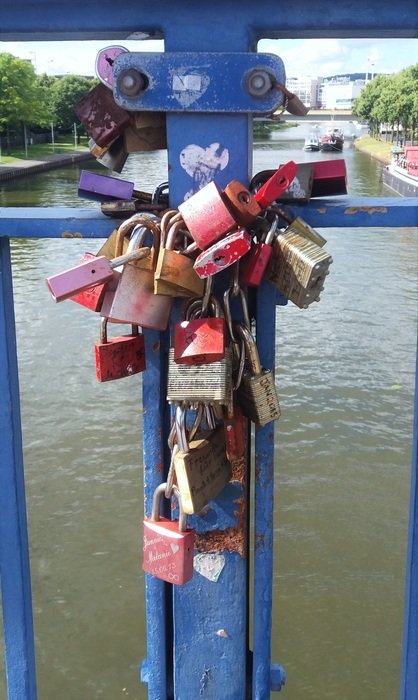 lovelock on the bridge