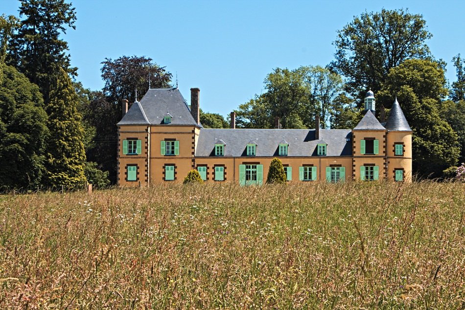 picturesque house in countryside in oizon