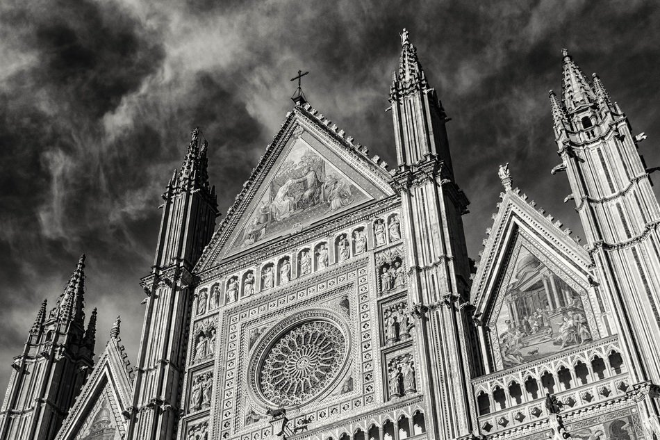 Black and white photo of Religion cathedral