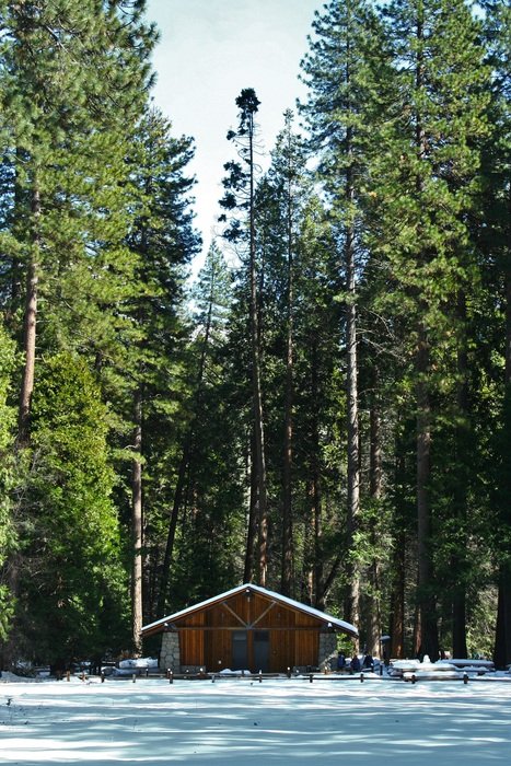 Yosemite log House in the mountains