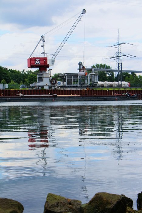 Channel Crane