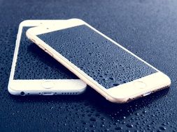iphones in condensation drops