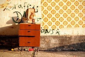 Cabinet 70Th Old Wallpaper