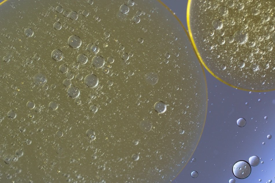 oil spots with air bubbles