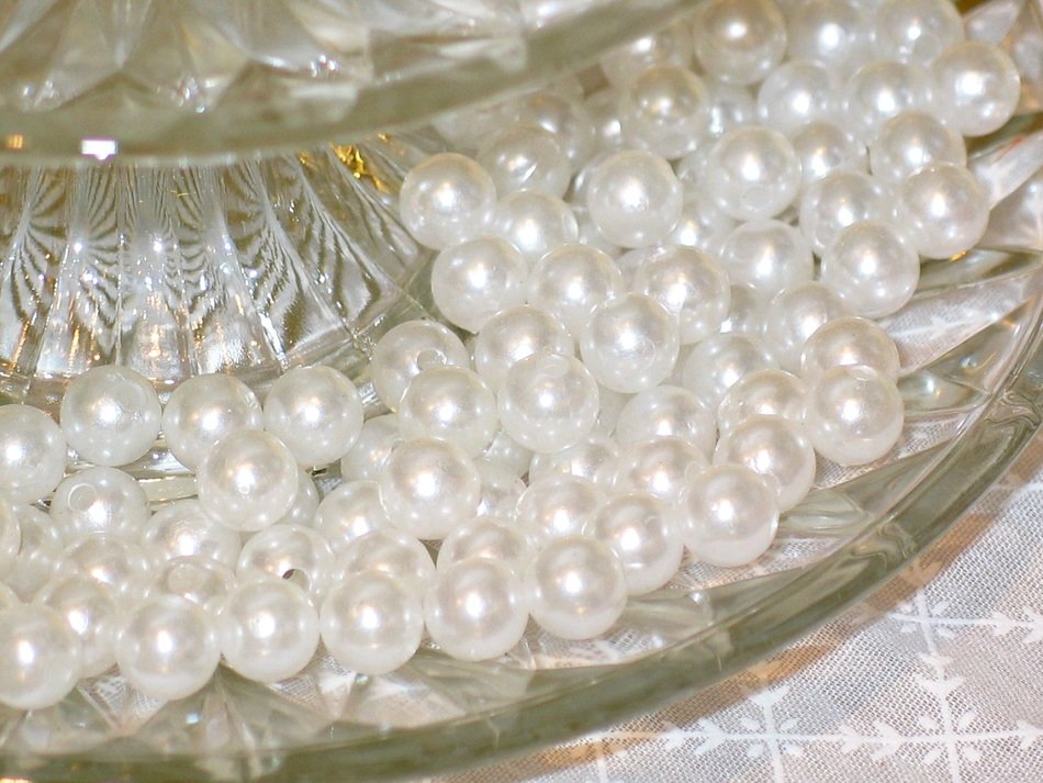 ornamental pearl beads