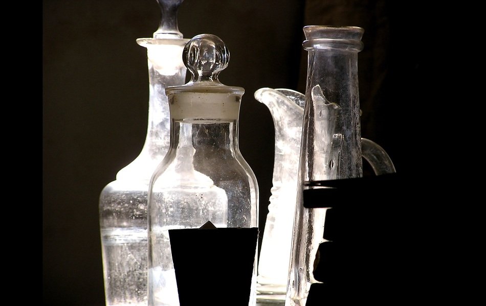 Light Glass Flacons Bottles