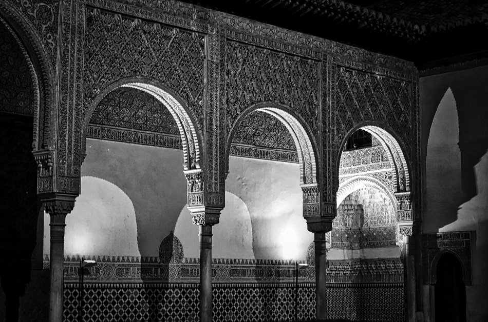 Alhambra Arches Palace Pattern