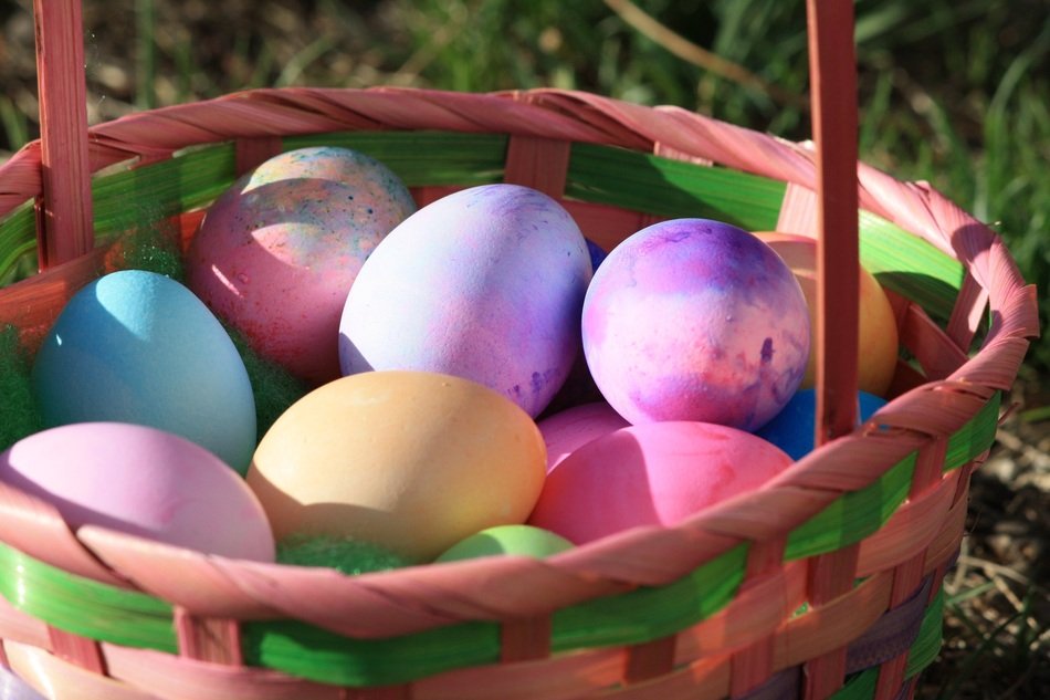 Easter Eggs Multicoloured Basket