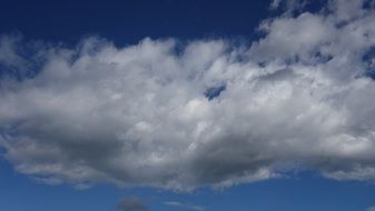 wallpaper with cumulus clouds