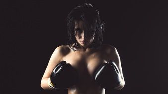 naked female boxing
