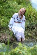 woman in peasant romanian dress
