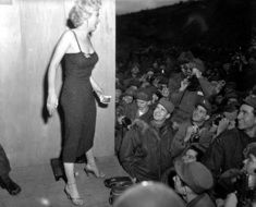 Merlin Monroe on stage in 1950