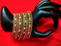 hand for women's jewelery