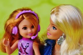 mama and child Barbie dolls