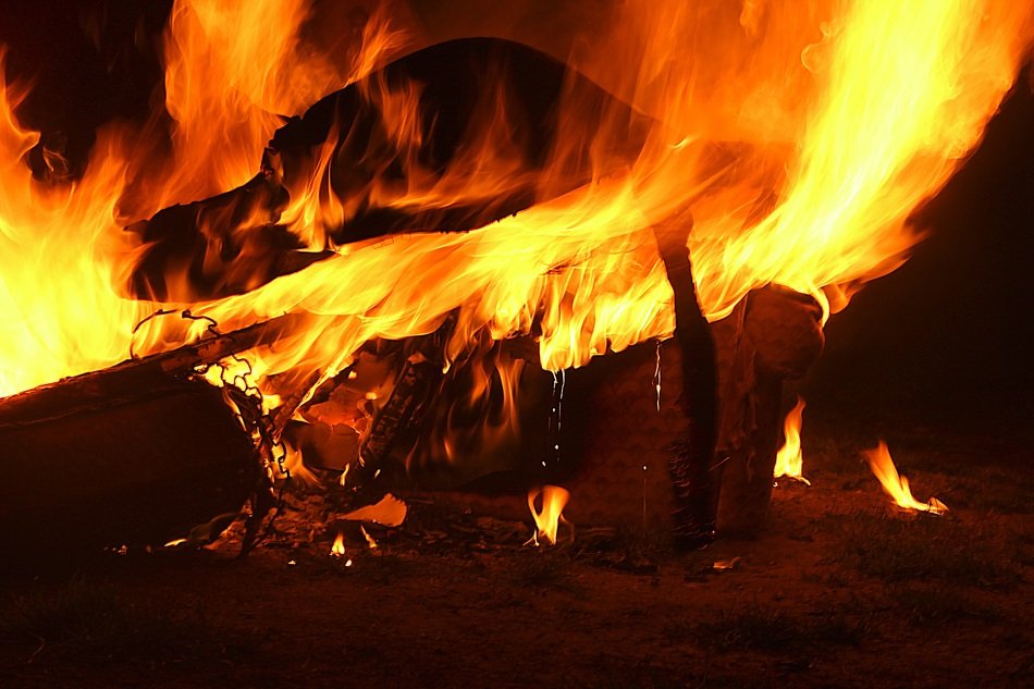 wallpaper with bonfire as background