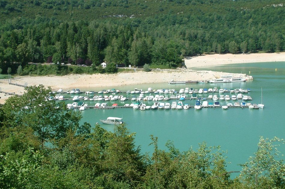 Background Marina Mountain Lake