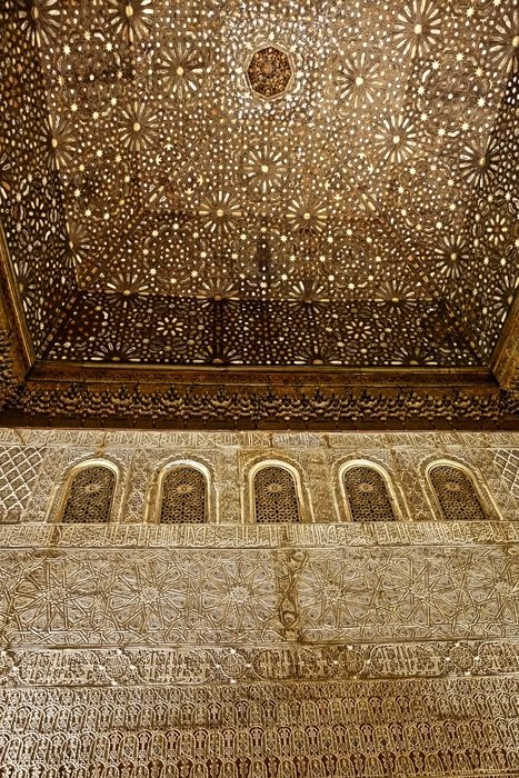 Alhambra Delicate Pattern