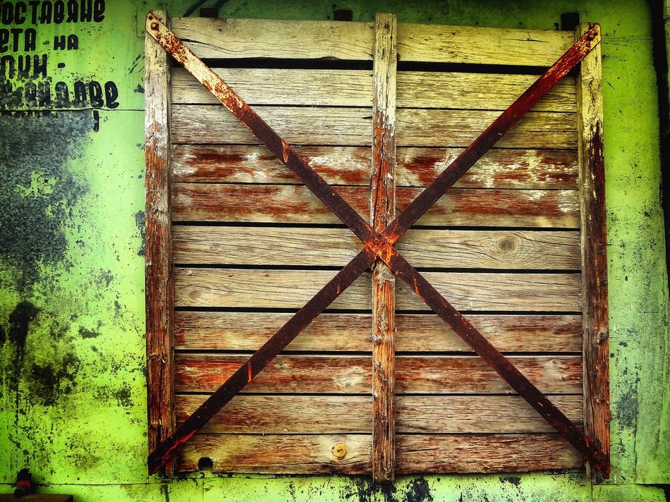 Window Rust Green Old Abandoned