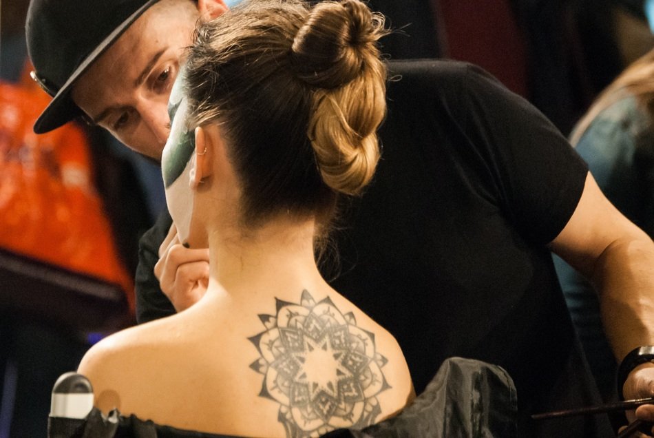 model for face painting