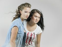 photo session of two girlfriends