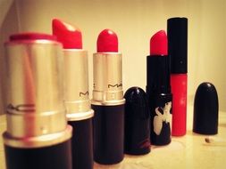 red lipsticks from mac cosmetics