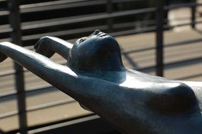 female bust as a sculpture in an art gallery