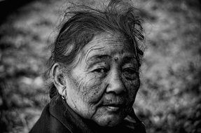 black and white portrait of an old woman