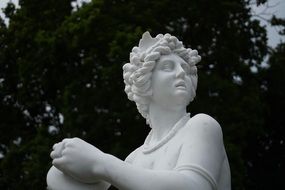 marble statue of a woman