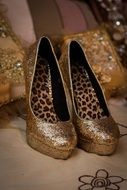 women's gold shoes