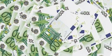 lot of banknotes of 100 euros