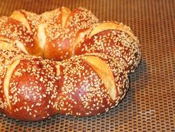 roll with sesame