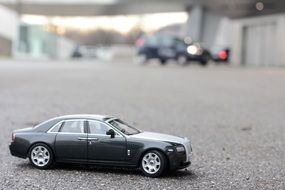 Small model of luxury Rolls Royce car