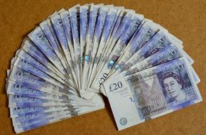 fan from banknotes
