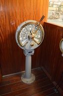 equipment of a retro ship