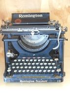 vintage typewriter Remington