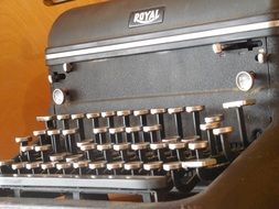 keyboard of the typewriter royal