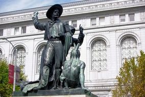 bronze statue in san francisco