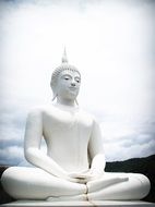 white buddha statue